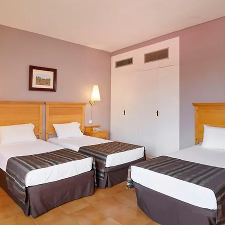 Columbus ホテル 4*